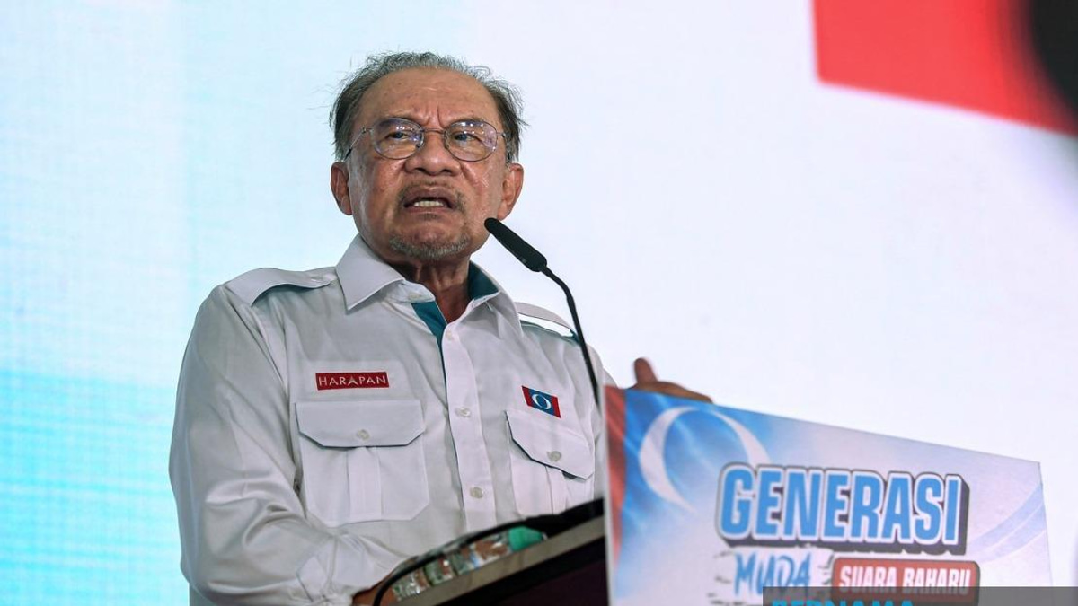Government Continues Funding Opposition Areas, Anwar Insists