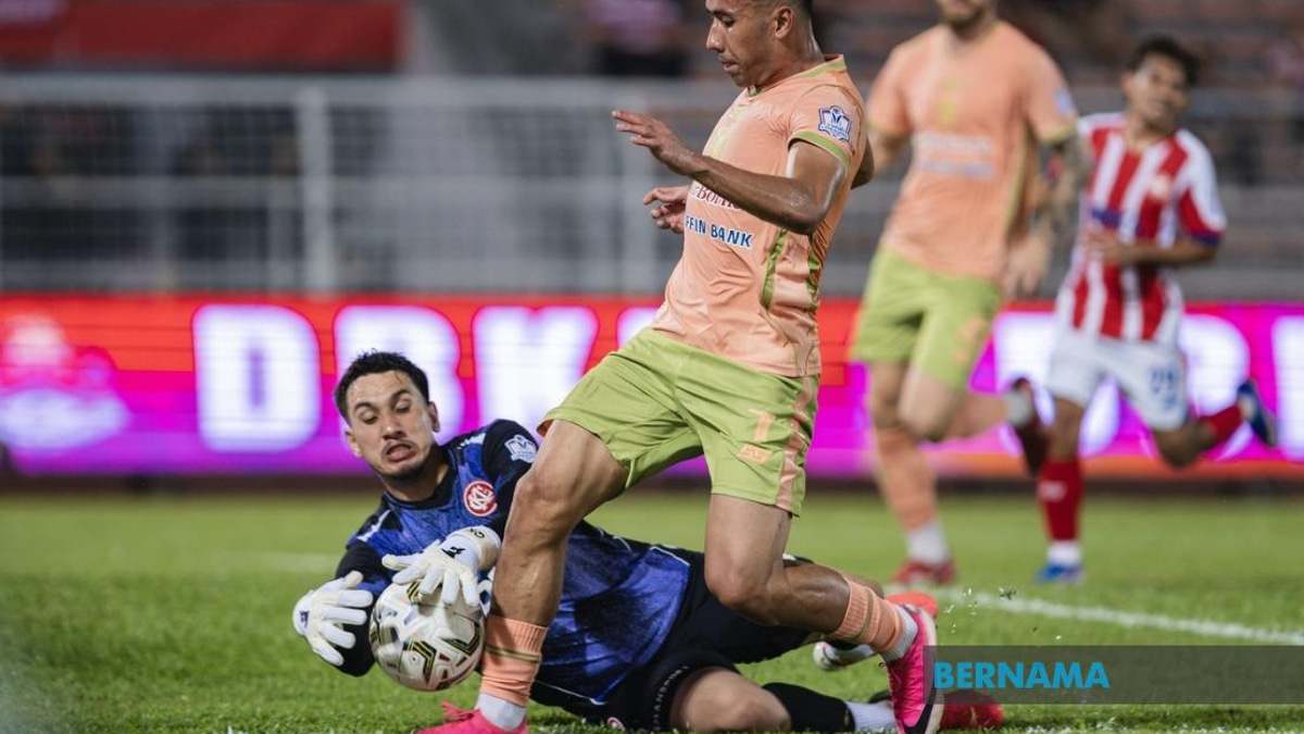 KL City's Crisis: Dollah Faces Unprecedented Squad Collapse in Super League Opener