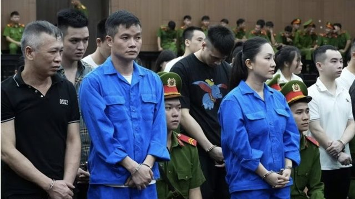 Hanoi court jails couple for 24 years over drug operation at karaoke bar