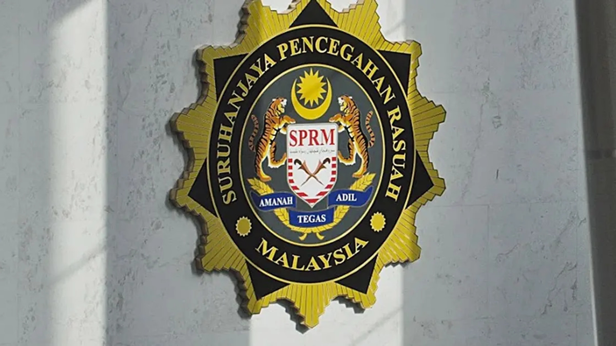 Anti-Corruption Agency Conducts Lengthy Interrogation of Former Tabung Haji Finance Chief