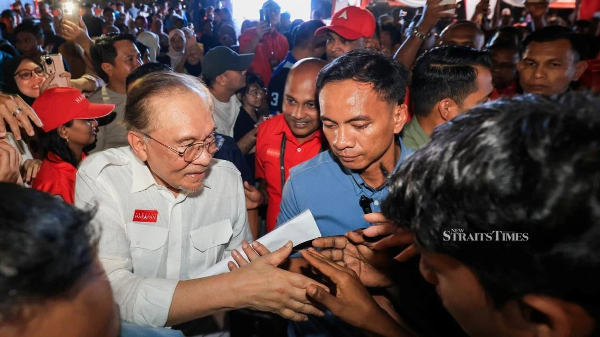 Anwar Rejects Early Election Calls, Insists Unity Government Has Electoral Mandate