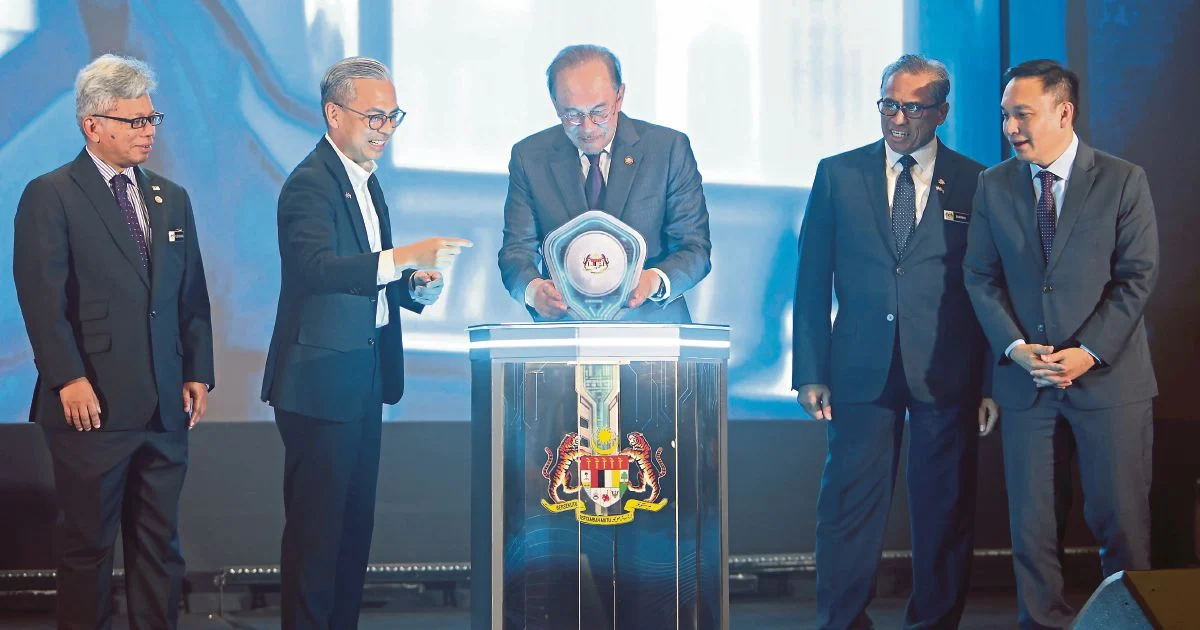 Malaysia Must Reshape National Security Strategy for Modern Threats, Says Anwar