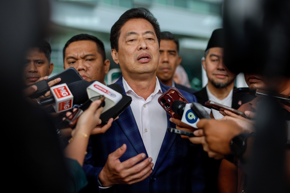 Azam Baki Denies Involvement in RM178 Million Contract to Brother-Linked Company