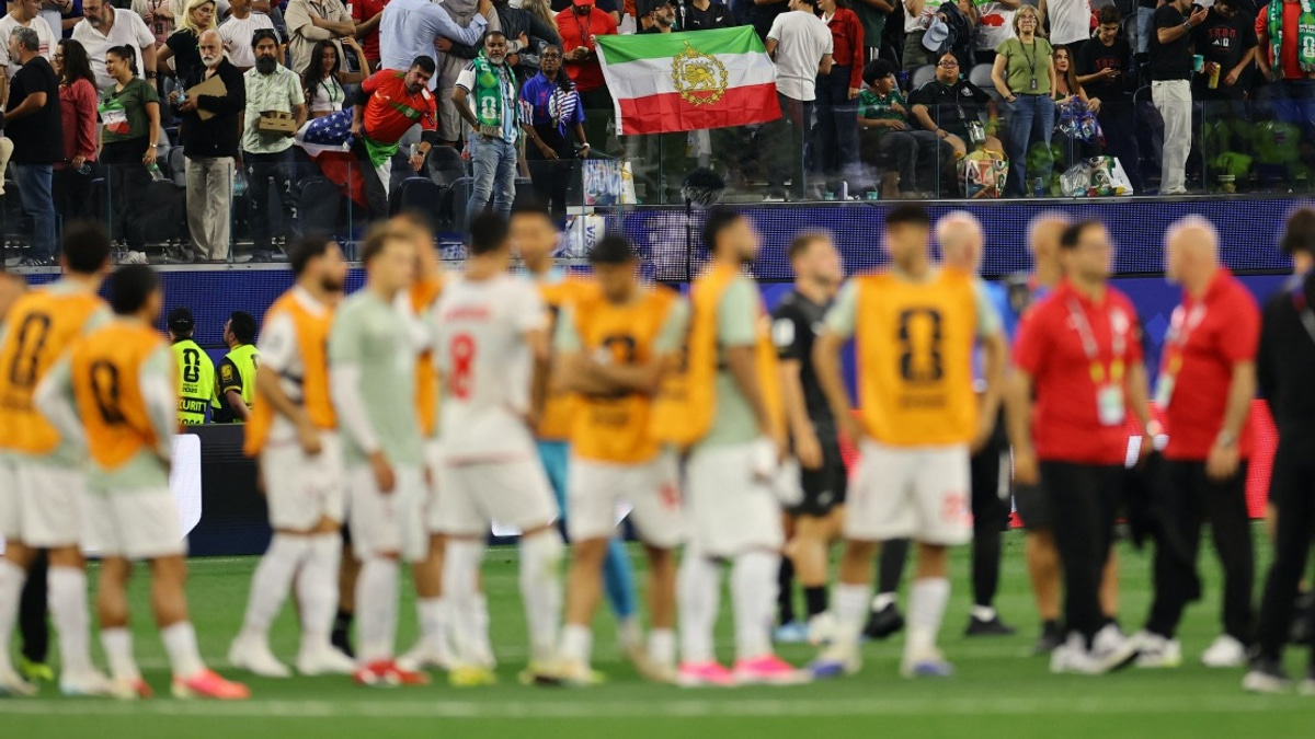 Iran Coach Alleges World Cup Team Forced Into Hasty Departure After New Zealand Opener