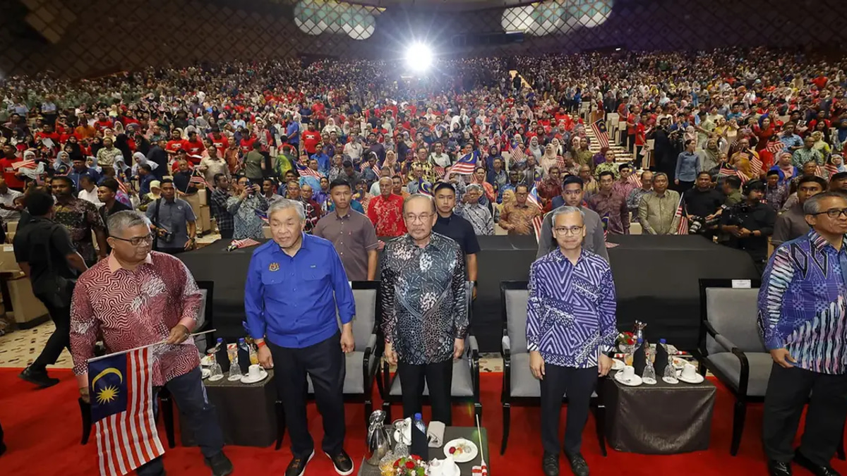 Anwar Pledges to Return Billions in Seized Funds to Malaysian People