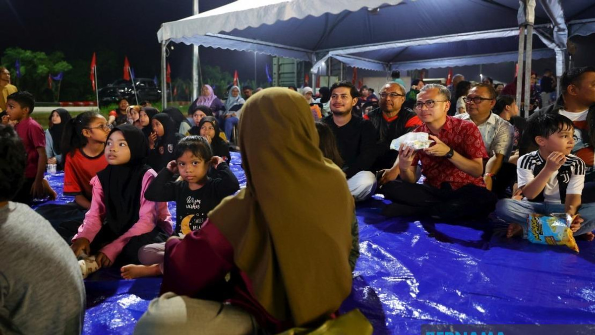 Wayang Pacak: How Malaysia's Mobile Cinema Bridges Communities and Government