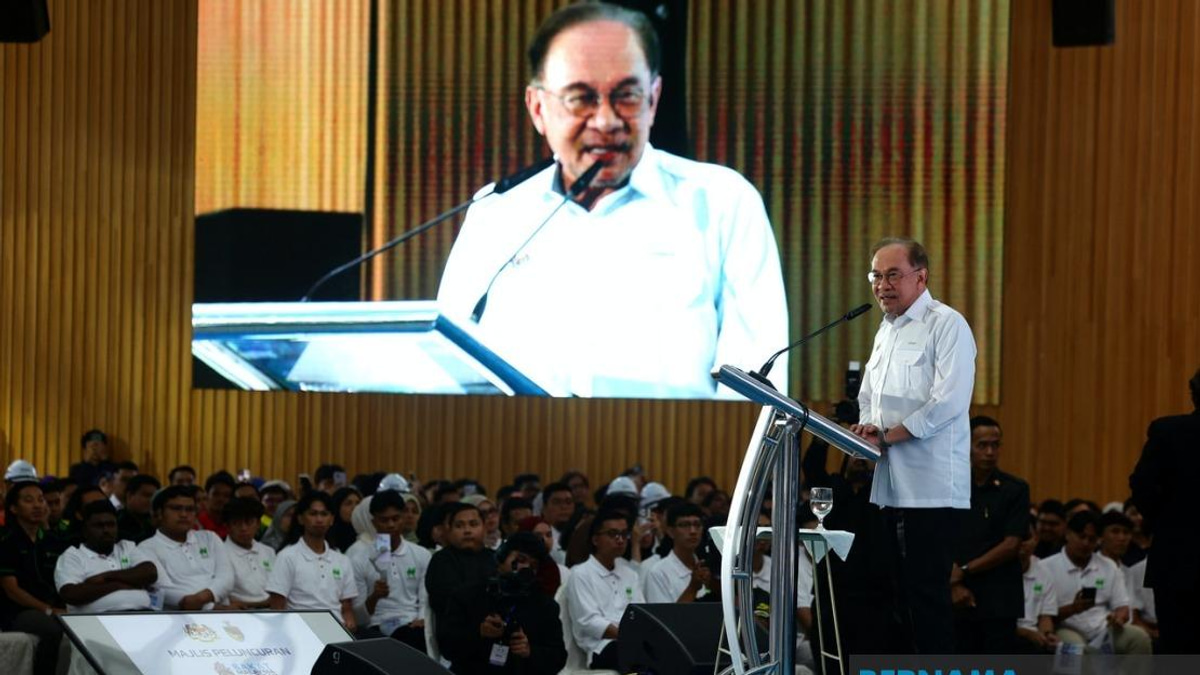 PM Anwar Launches Bakat MADANI to Develop 25,000 Talents Across Strategic Sectors