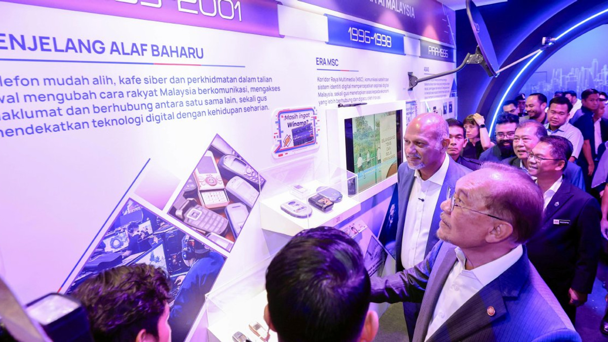 Anwar warns AI growth must bridge digital divide in Malaysia