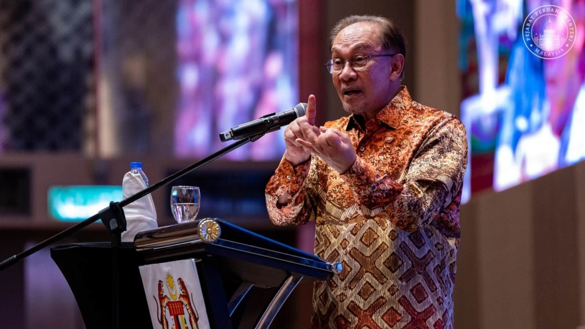 Govt Pledges Support for Young People Facing Complex Challenges, Says PM Anwar