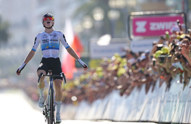 Vollering claims Tour de France Femmes lead with stunning mountain stage victory