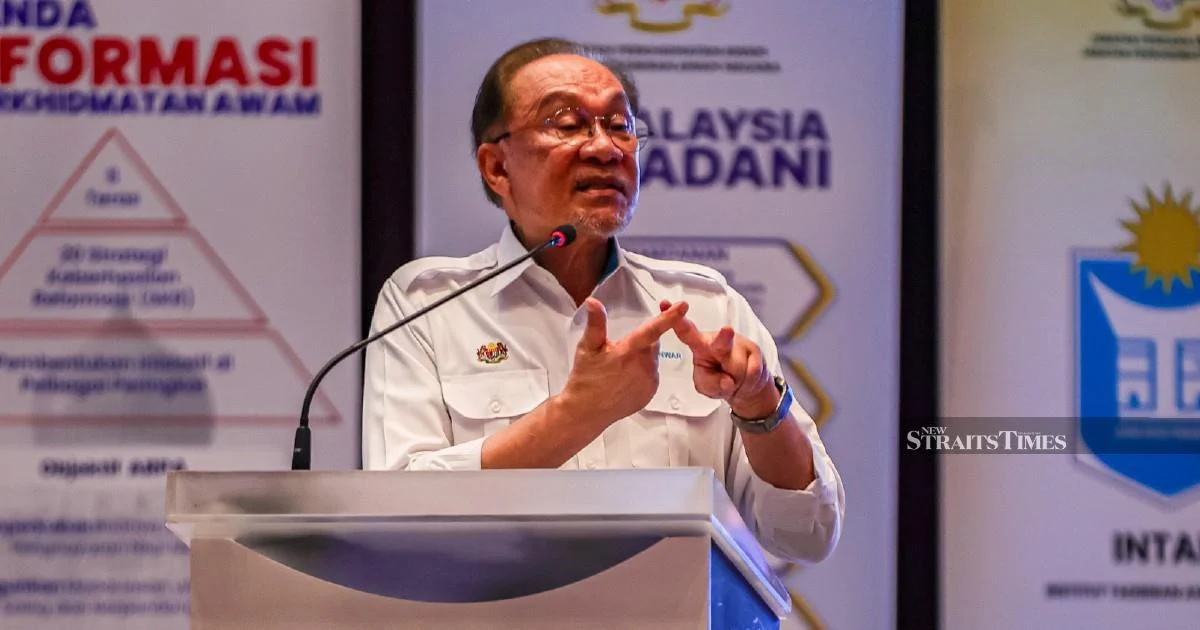 Anwar Defends Mat Sabu After Controversy Over Tangkak Speech