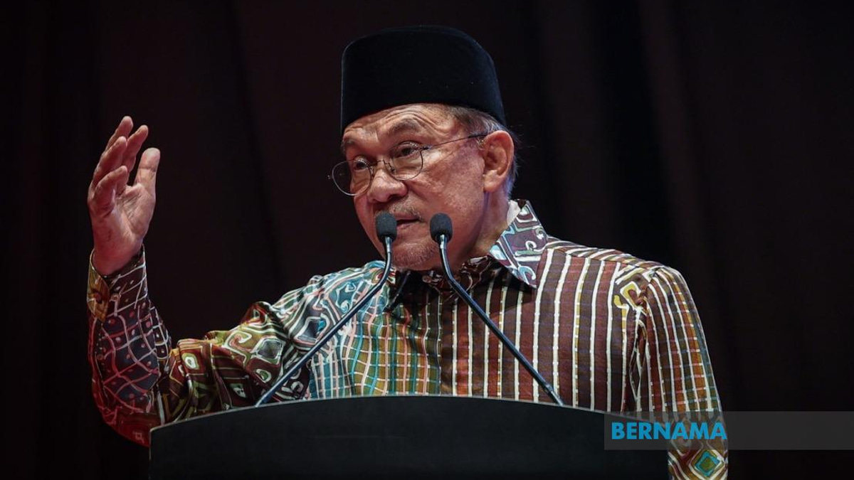 Waqf and Dakwah Bodies Must Master AI While Preserving Islamic Values, Says PM Anwar