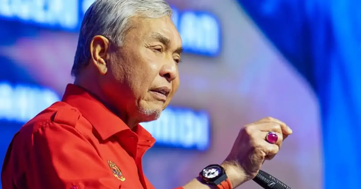 Zahid Defends BN Ministers, Says PM Has Authority to Remove Underperformers