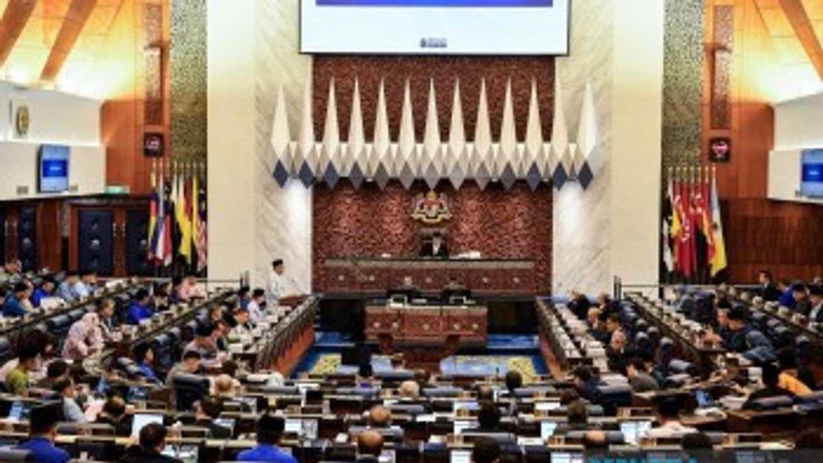 Malaysia Approves RM774.4 Billion in Manufacturing Investments, Realises 76% of Projects