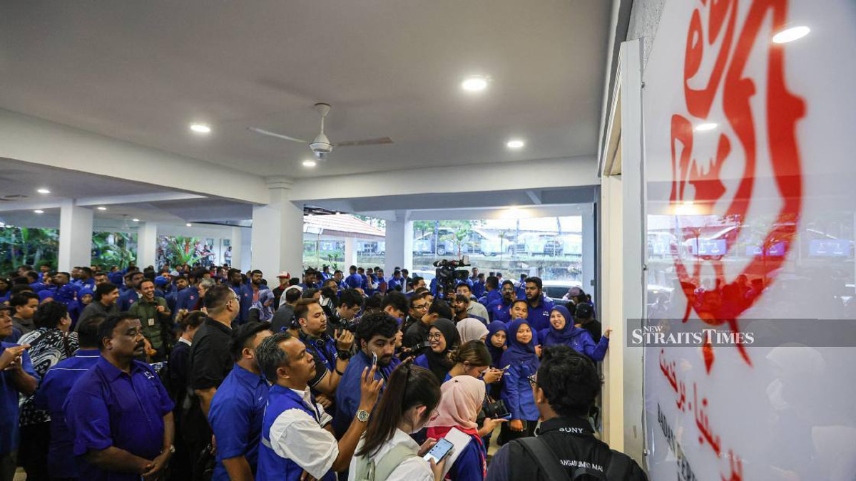 Johor Umno Headquarters Thrums with Energy as Barisan Nasional Prepares to Unveil Candidate Slate for 16th State Election