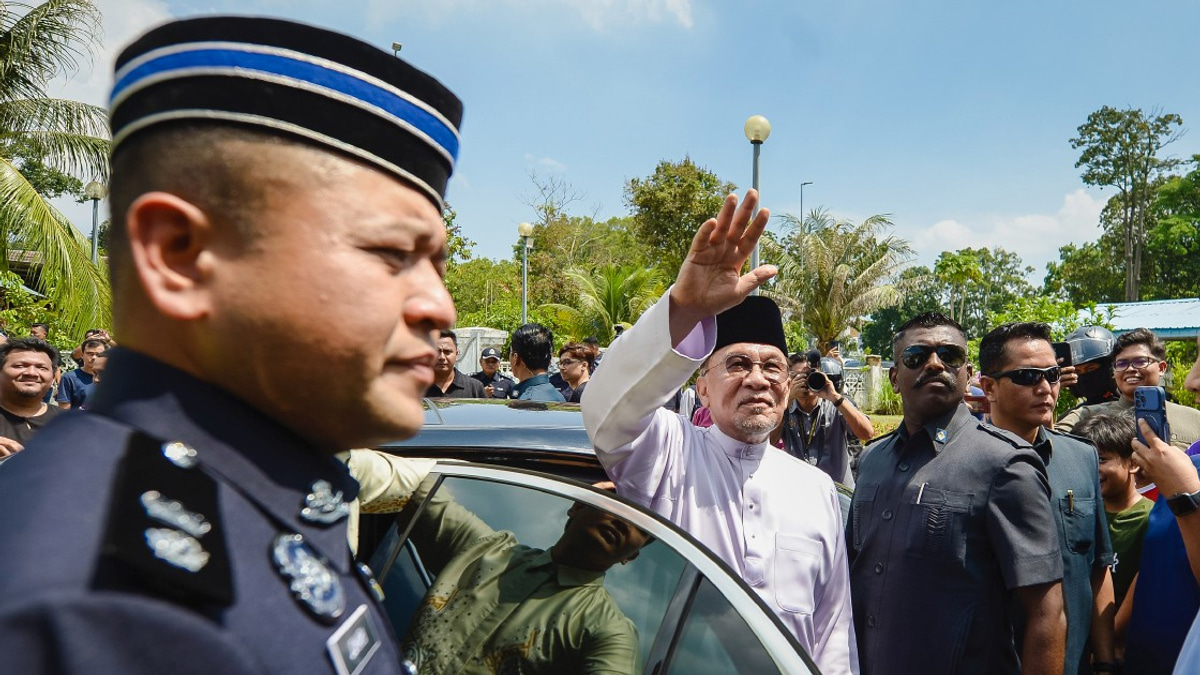 Malaysia's Economy Accelerates to 5.8% Growth in Q2 2026, PM Anwar Expresses Confidence