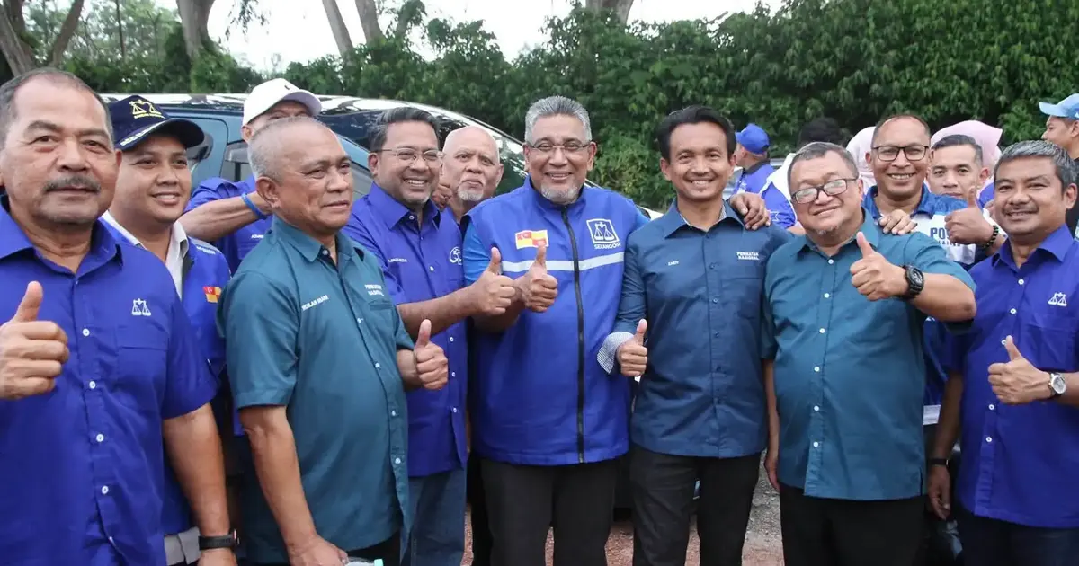 Bersatu Leader Challenges Umno to Commit to Political Realignment