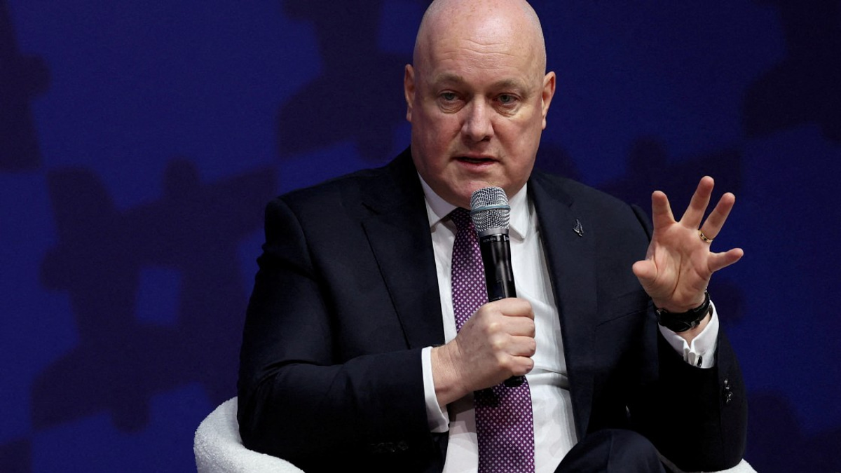 New Zealand PM Luxon Signals Openness to Electoral Referendum Amid Coalition Tensions