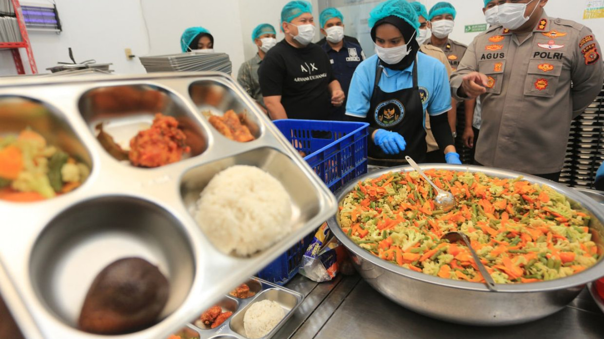 Indonesia's Free Meals Scheme Grapples with Massive Food Waste Problem