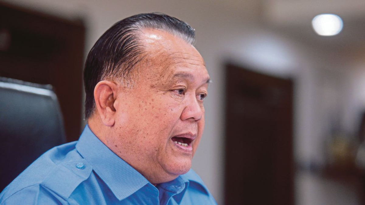 Works Minister Nanta Linggi Steps Down from Parliament, Sets Sights on Sarawak State Seat