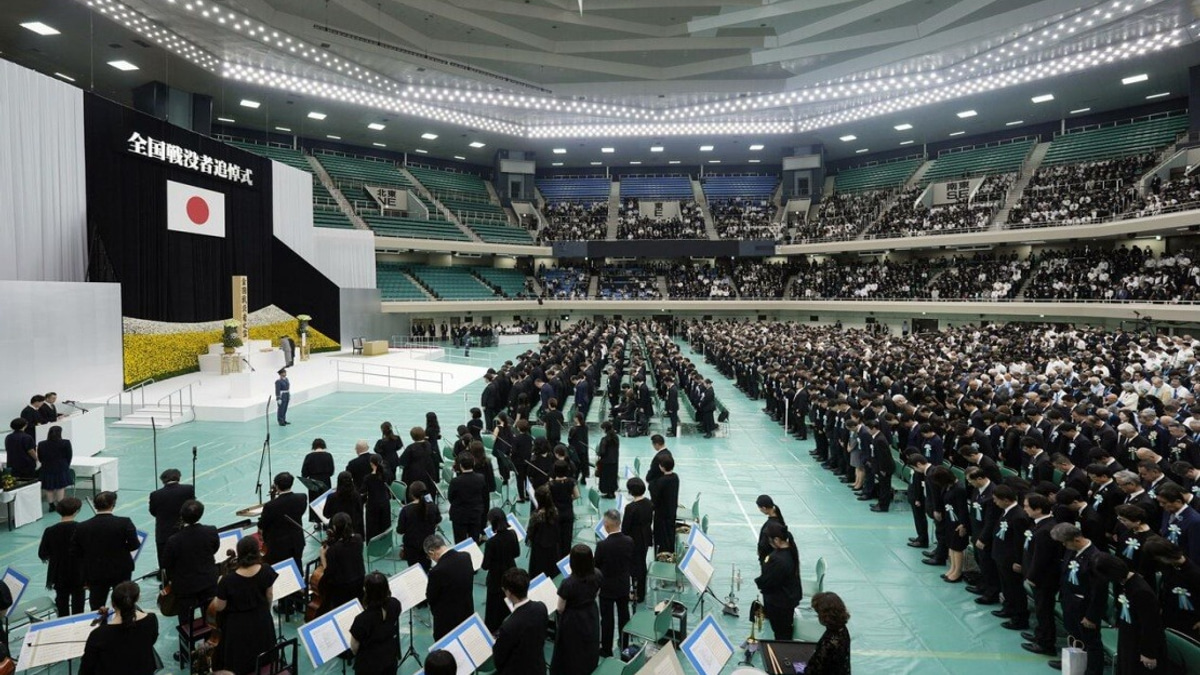 Japan's New Premier Sidesteps War Remorse at 81st Anniversary Ceremony