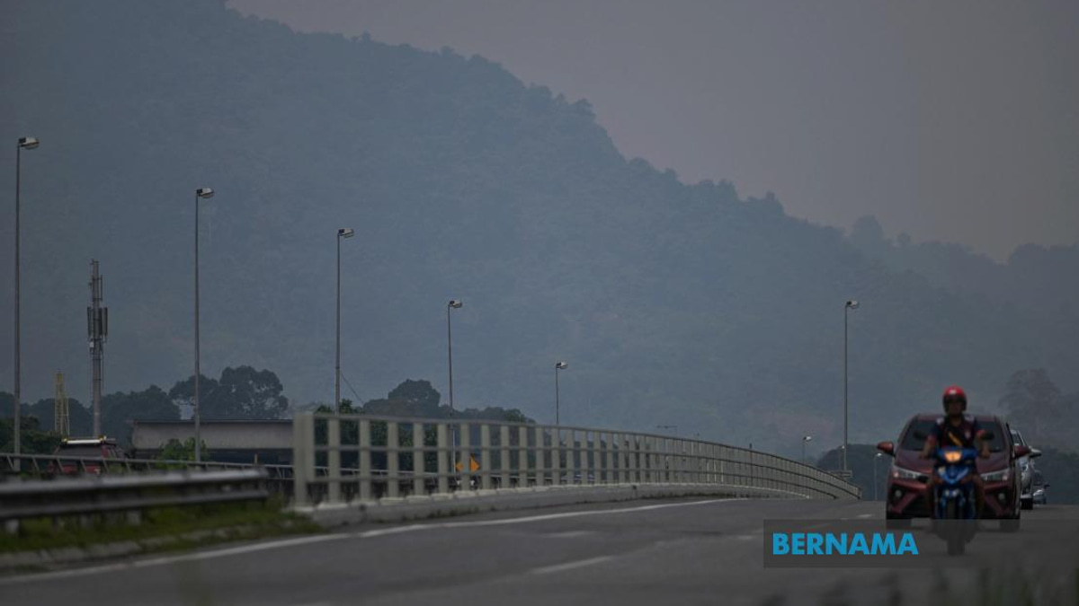 Sarawak Grapples with Severe Haze as Serian Records 'Very Unhealthy' Air Quality
