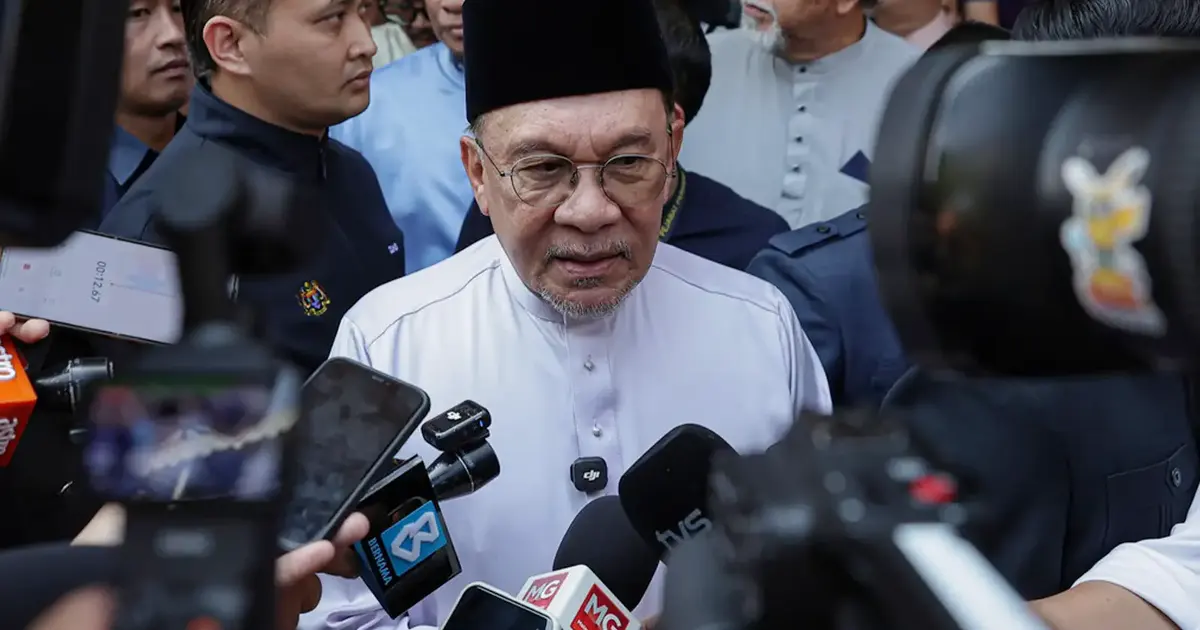 Anwar Vows Renewed Effort After Topping Approval Survey, Warns Against Complacency
