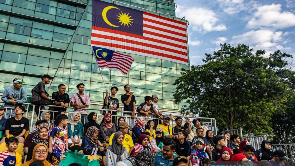 National Day Parade in Putrajaya Draws Over 100,000 Attendees, Surpassing Targets