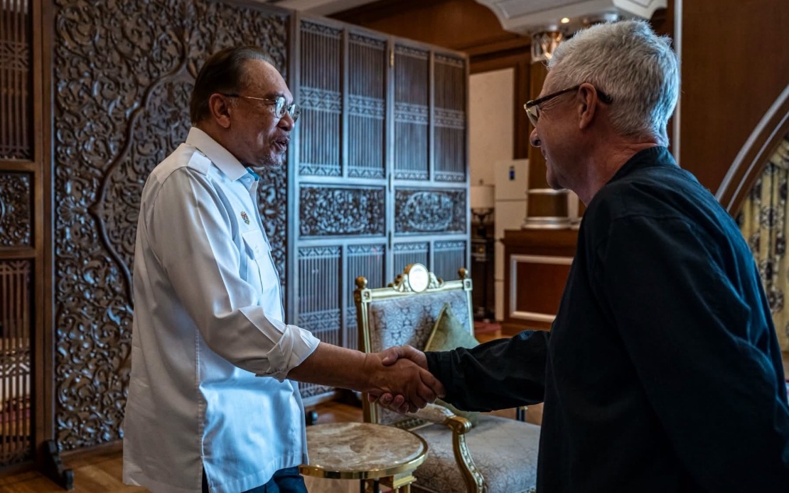 Anwar Seeks Singapore's Formula 1 Expertise as Malaysia Prepares for October Bahrain Grand Prix