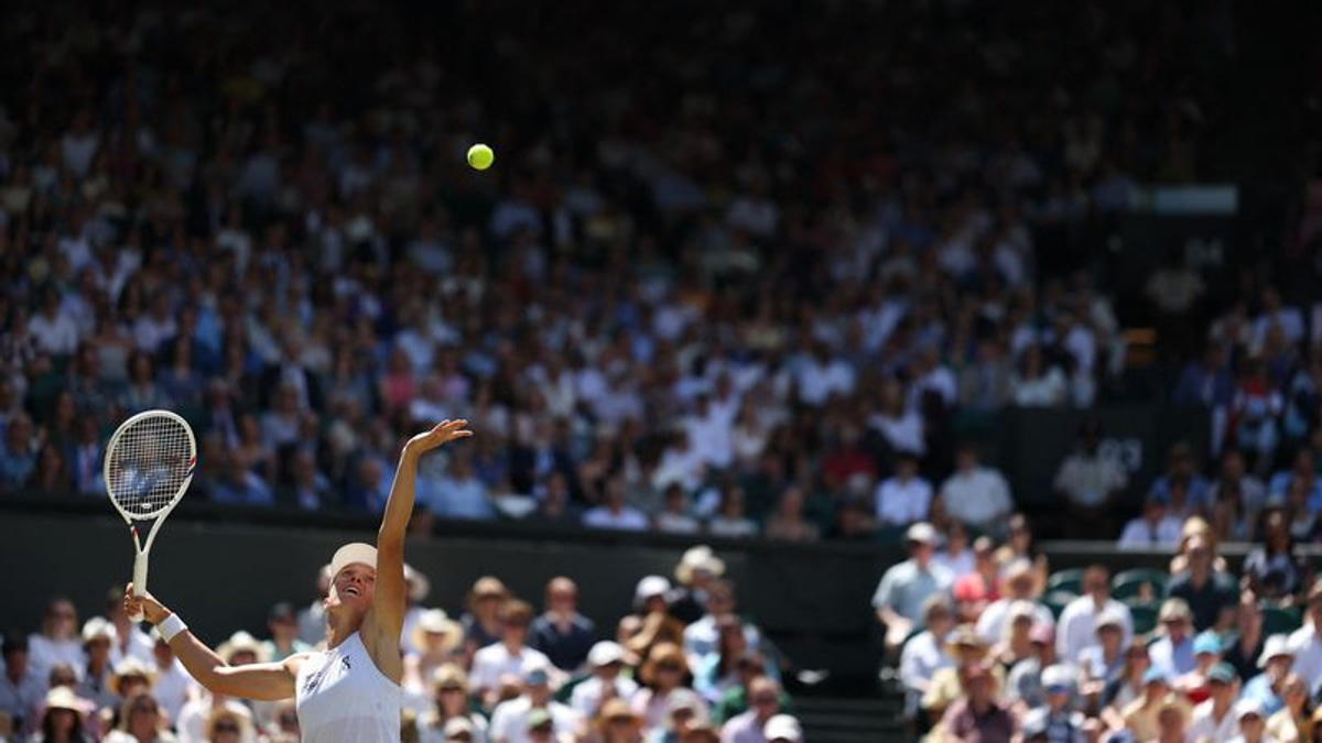Eala's Wimbledon Surge Ends Swiatek's Title Defence in All England Thriller