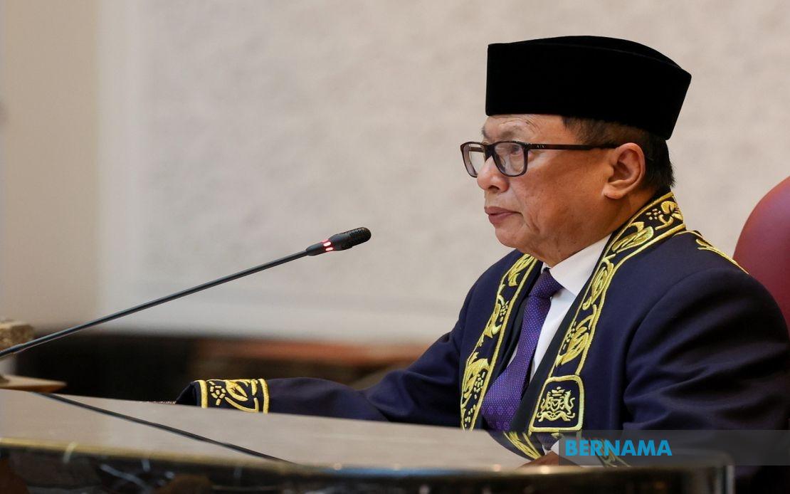 Puad Zarkashi Quits UMNO, Accuses Onn Hafiz of Being 'Yes-Man' in Leadership Row