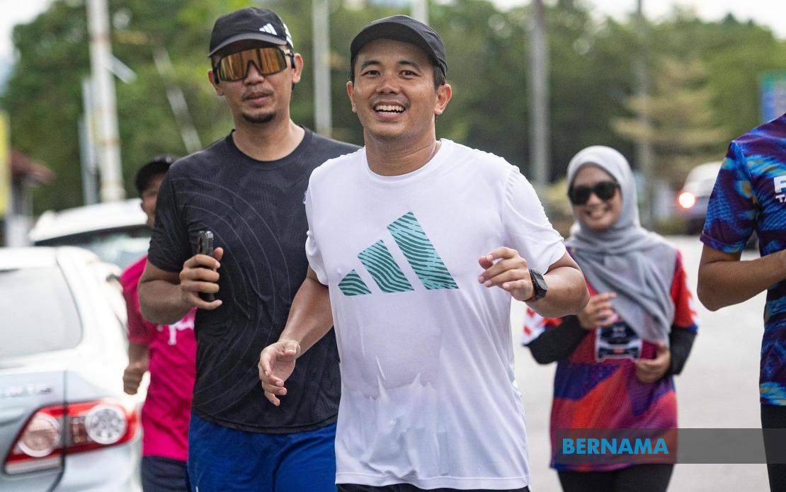 Animal Advocate Pushes Through Knee Injury to Complete First Stage of 290km Parliamentary Run