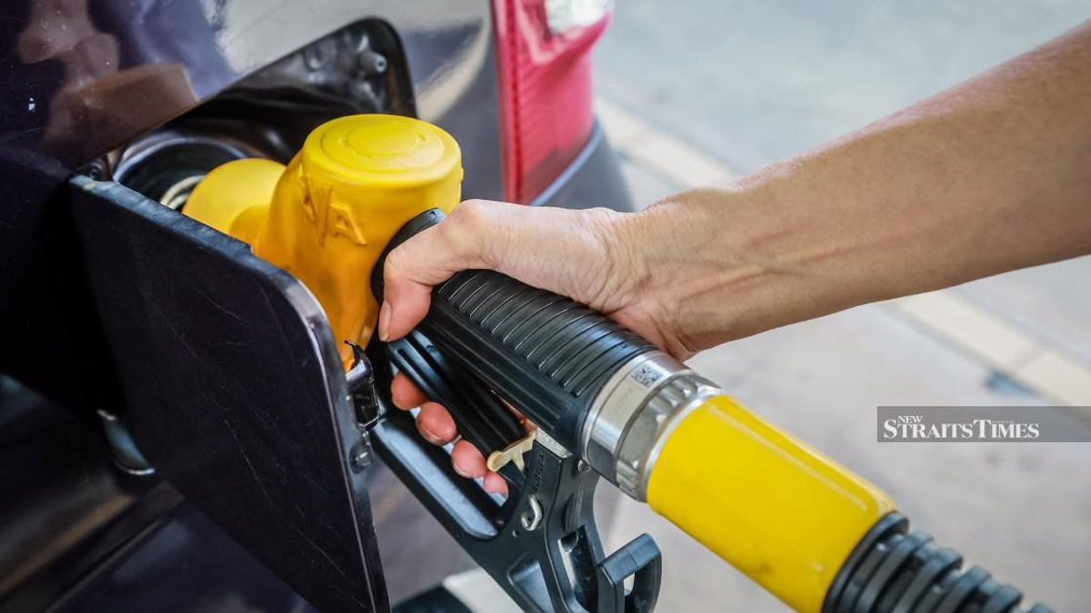 Malaysia Maintains Fuel Price Caps at RM1.99 Through Massive Subsidy Commitment, Anwar Confirms