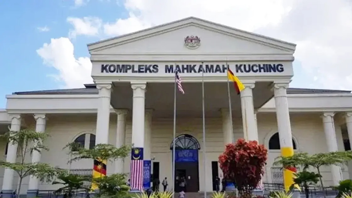 Security Guard Jailed and Fined for Offensive Facebook Comment About Agong