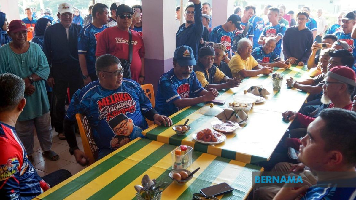 Melaka Extends Social Safety Net to Fishermen With PERKESO Coverage and Fish-Finding Technology