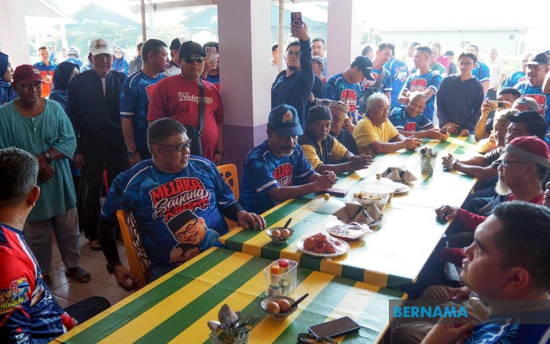 Melaka Extends Social Safety Net to Fishermen With PERKESO Coverage and Fish-Finding Technology