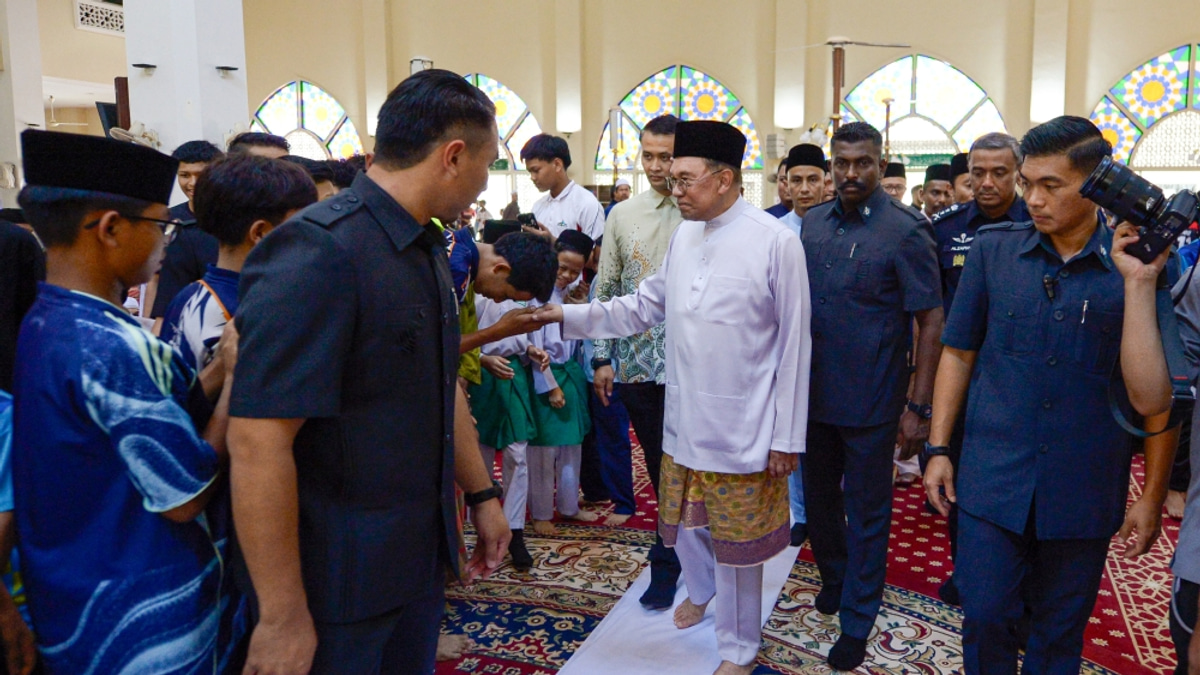 Malaysia's economy expands 5.8% in Q2 as PM celebrates growth momentum
