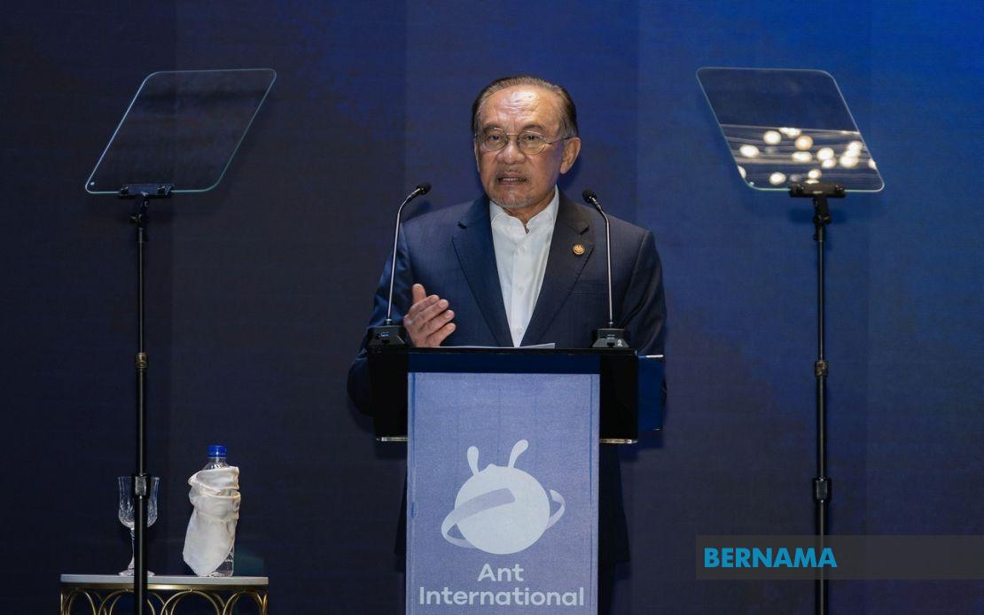 Malaysia Must Accelerate AI Skills Training, Says Anwar