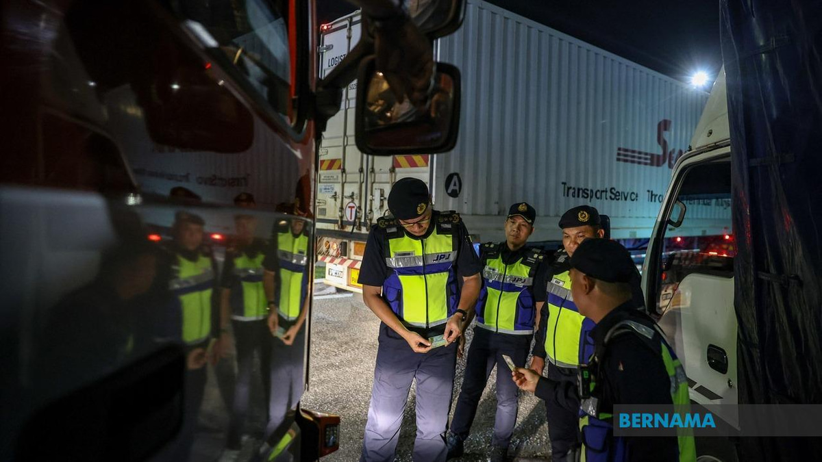 16 Drivers Test Positive for Drugs in Major Johor Road Safety Operation