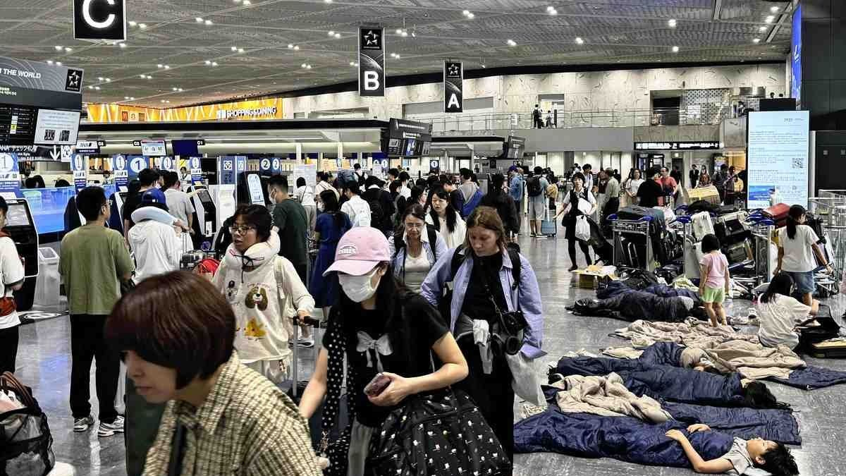 Record rainfall paralyses Japan's Chiba Prefecture, stranding 10,000 travellers