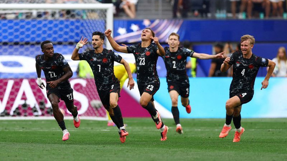 Eustaquio's Dramatic Stoppage-Time Goal Sends Canada into World Cup Quarterfinals