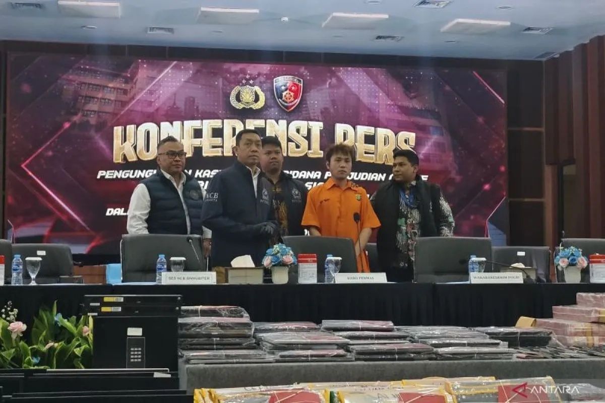 Chinese National Arrested at Jakarta Airport Over International Online Scam Syndicate