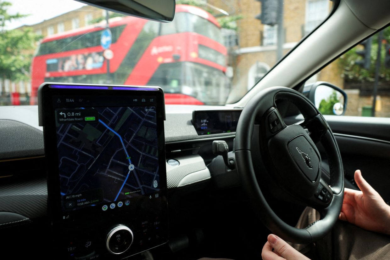 Uber and Wayve Win London Robotaxi Permits, Accelerating Race for Driverless Services
