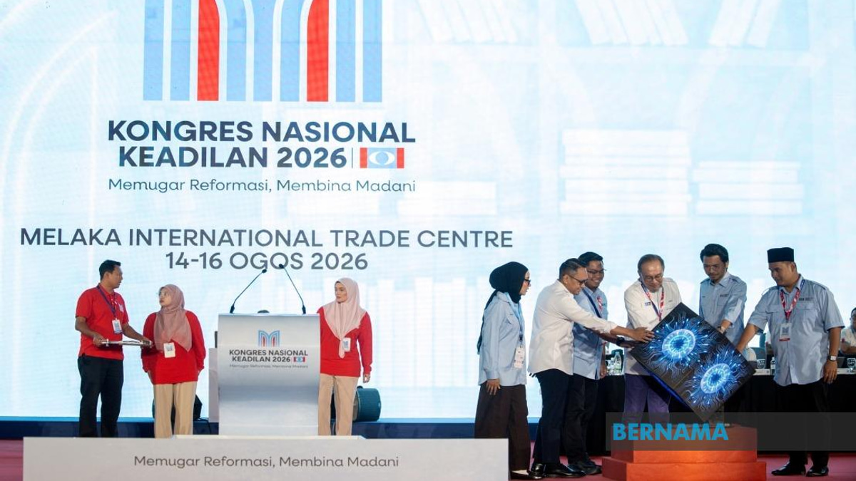 Anwar Launches AMK Ideological Blueprint, Calls for National Renewal Beyond Technocracy