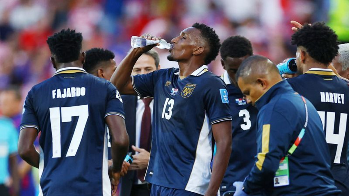 FIFA Chief Infantino Defends World Cup Hydration Breaks as Purely Sporting Decision