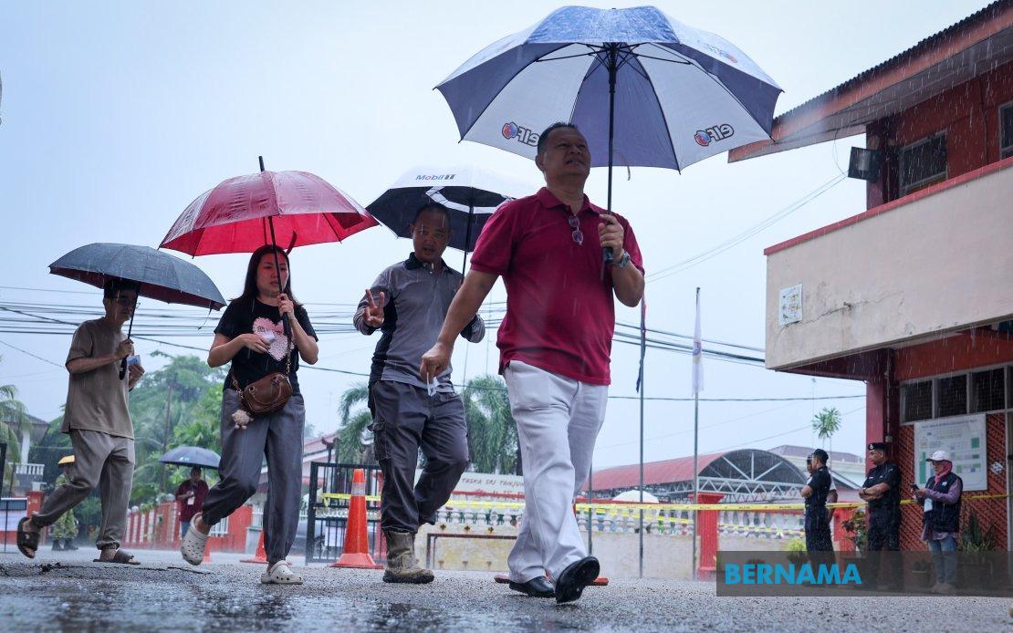 Johor State Election Proceeds Smoothly Despite Heavy Rain in Muar District