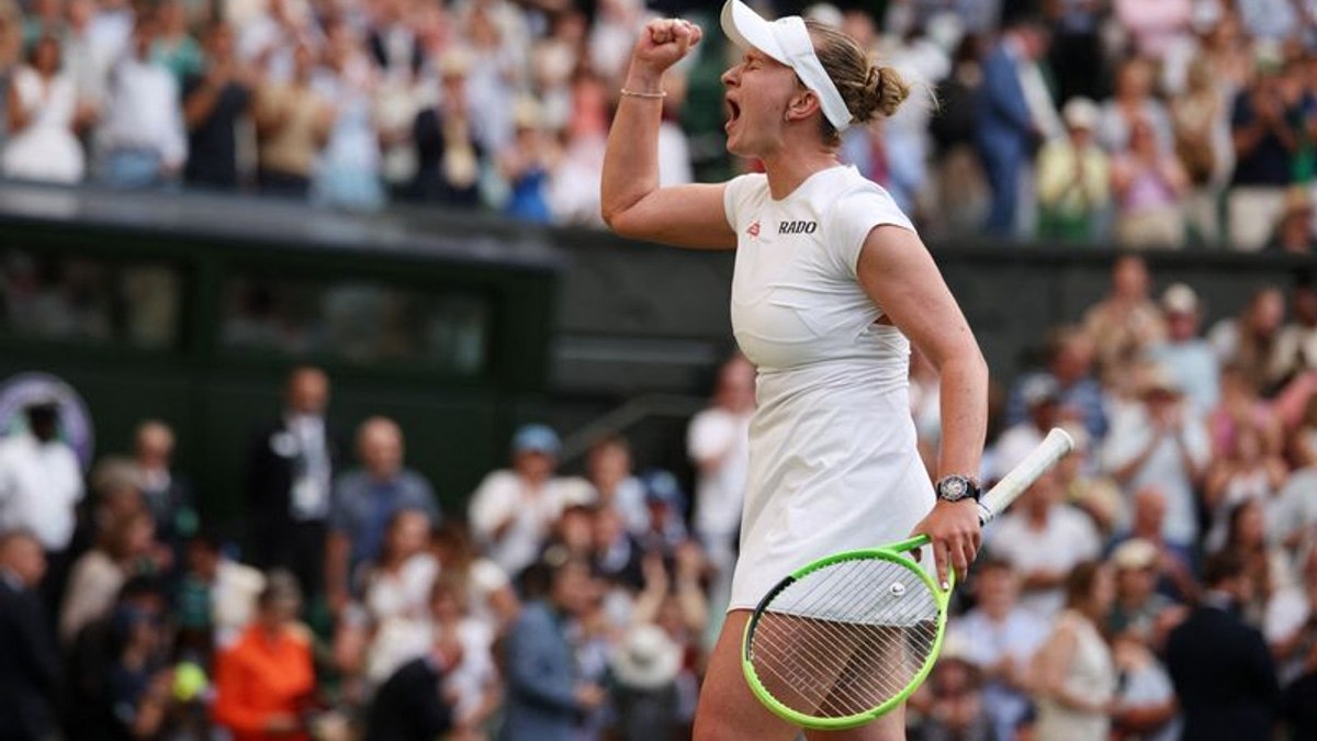 Krejcikova battles back to eliminate Andreeva at Wimbledon