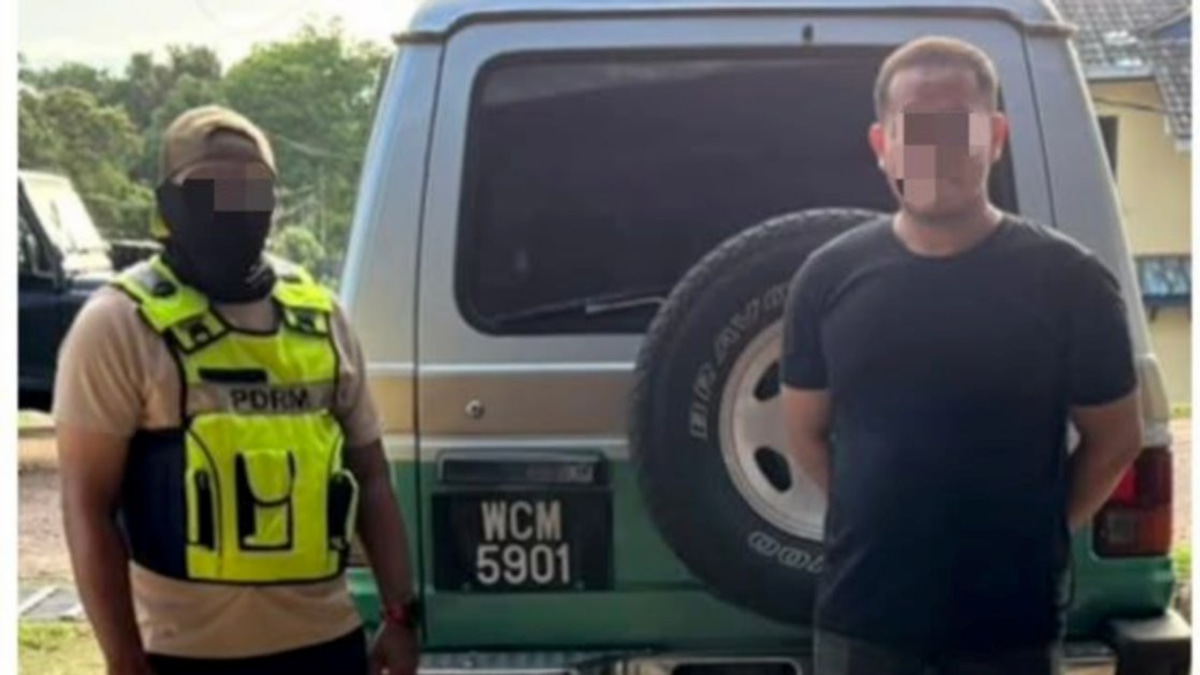 Motorist arrested with RM6,000 worth of smuggled Thai bromeliads
