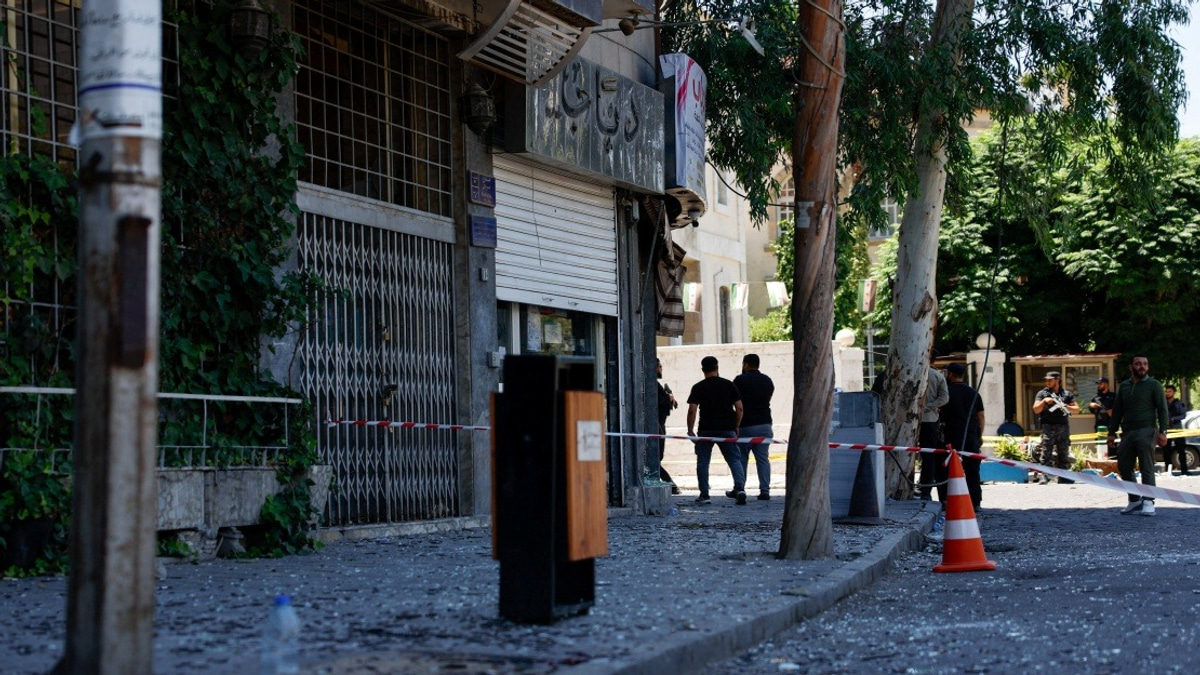 Damascus Bombings Near Macron's Hotel Injure 18 as French Leader Pursues Syria Dialogue