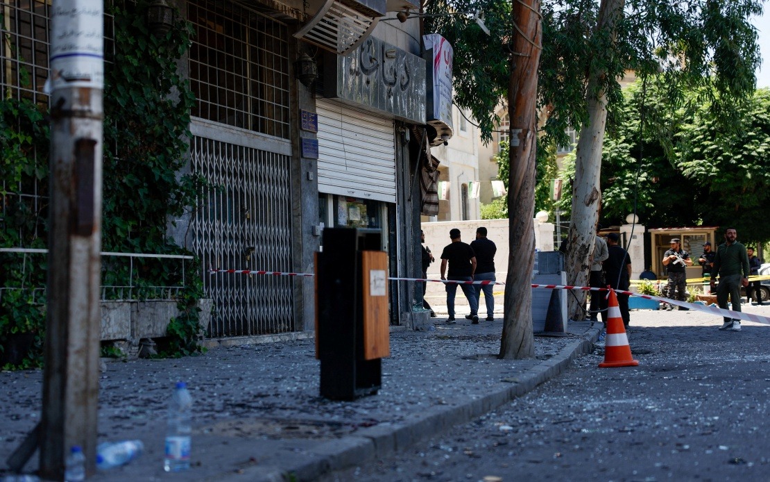 Damascus Bombings Near Macron's Hotel Injure 18 as French Leader Pursues Syria Dialogue